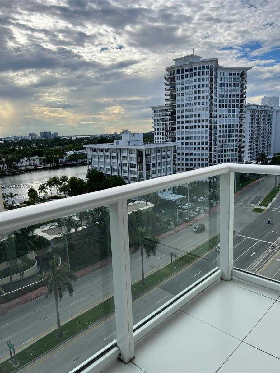 Small Image of 5601 COLLINS AVE #1115, Miami Beach Number 12