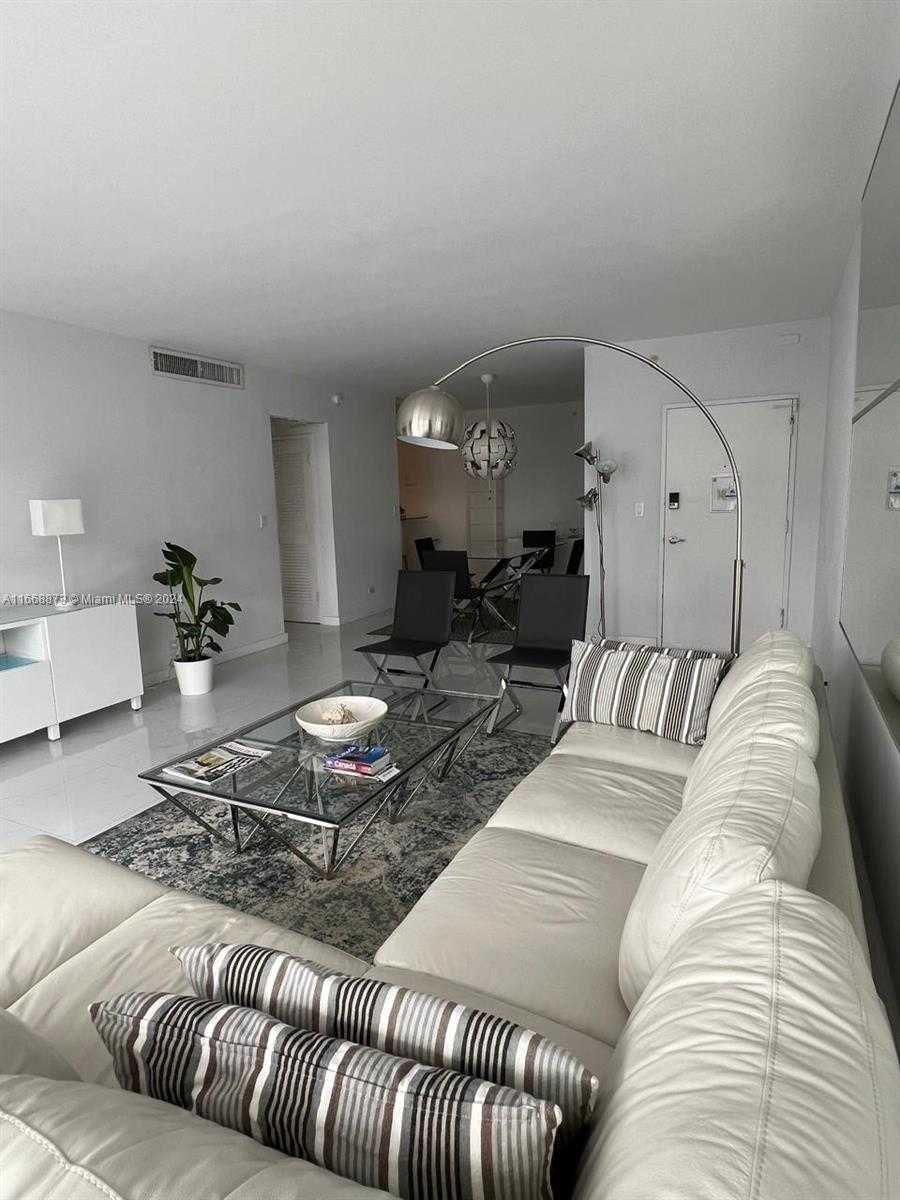 Small Image of 5601 COLLINS AVE #1115, Miami Beach Number 3