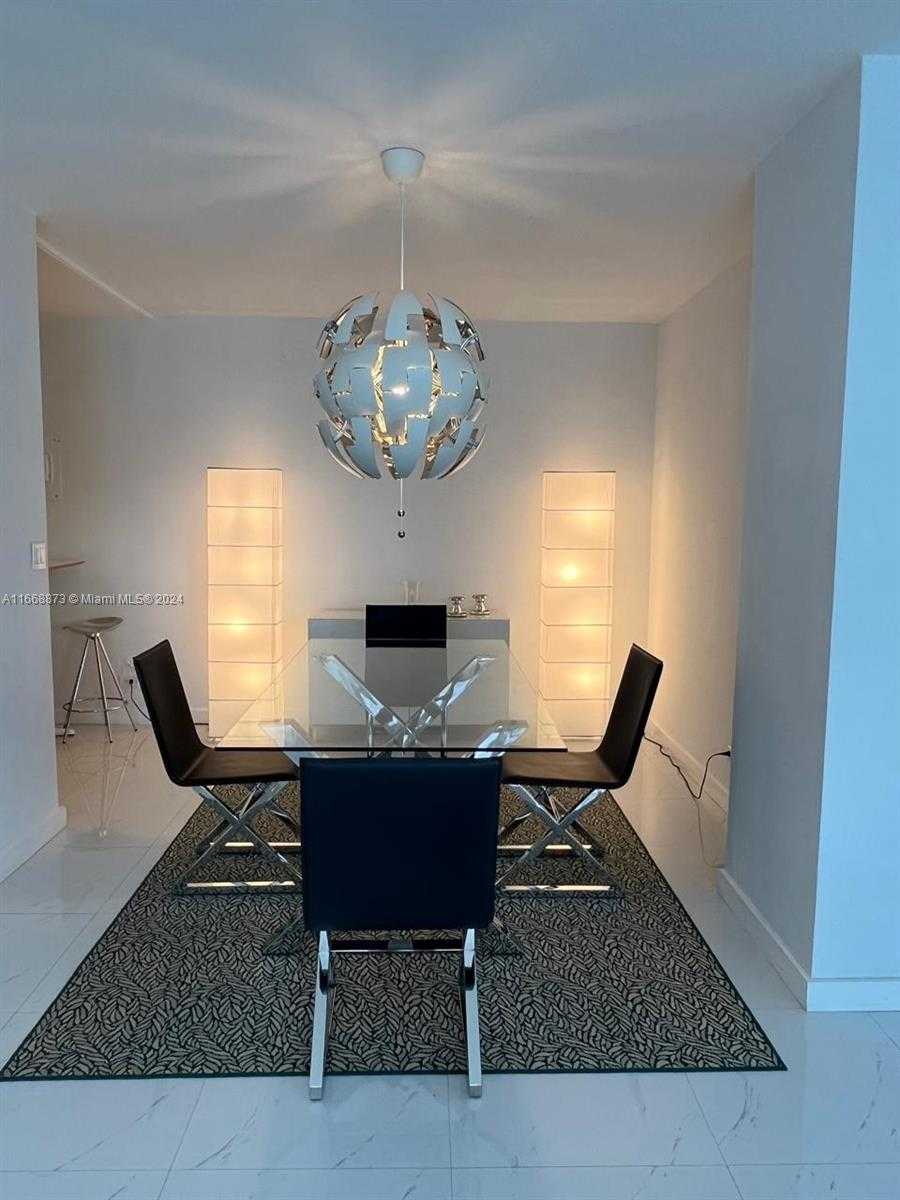 Small Image of 5601 COLLINS AVE #1115, Miami Beach Number 4