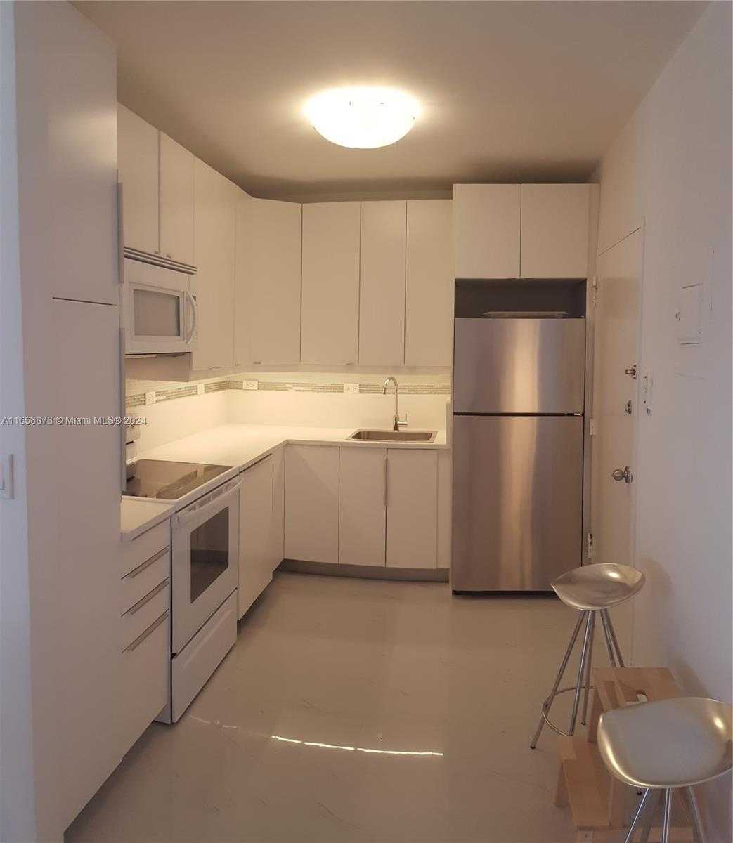 Small Image of 5601 COLLINS AVE #1115, Miami Beach Number 5