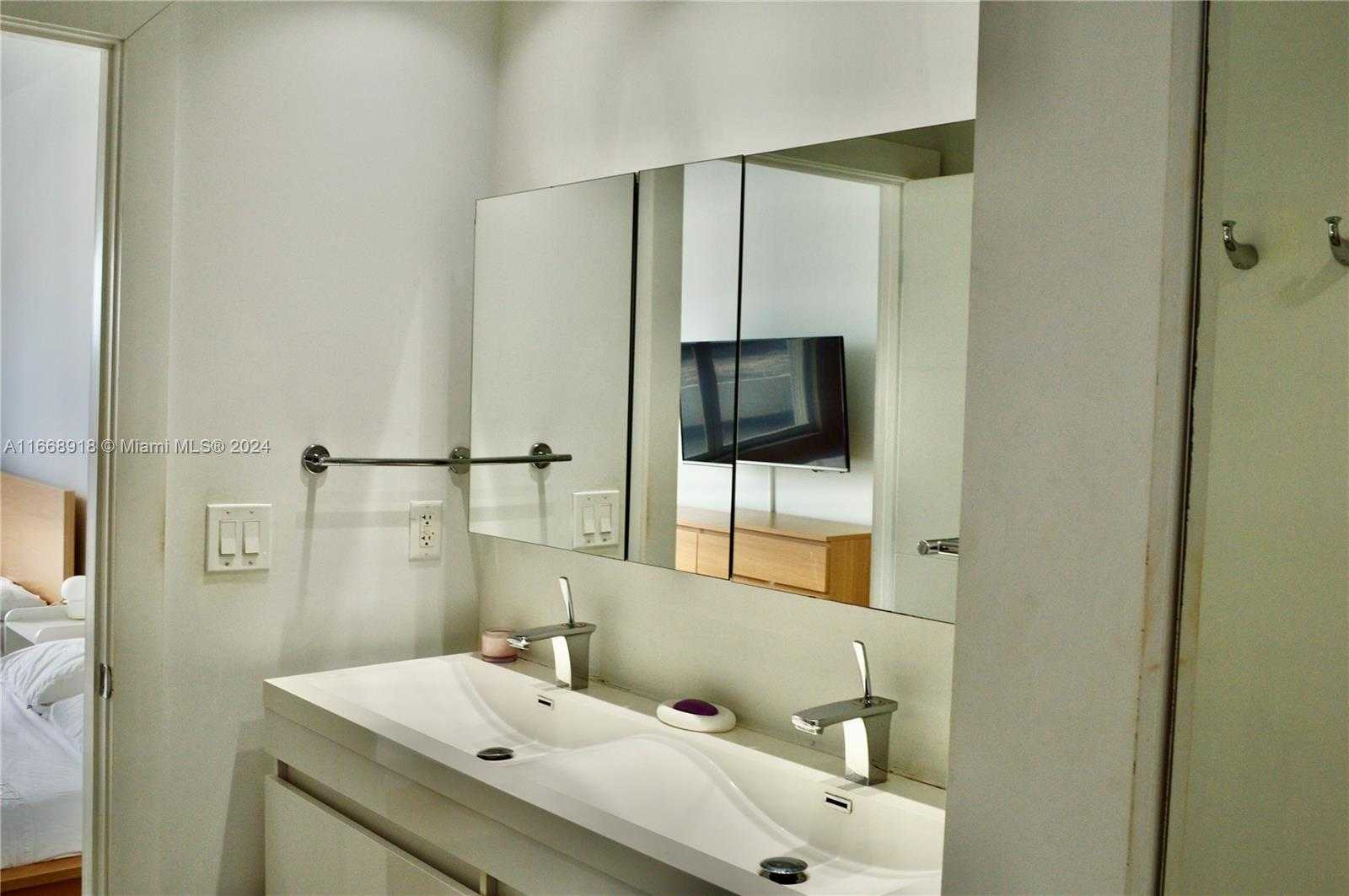 Small Image of 6770 INDIAN CREEK DR #T-G, Miami Beach Number 9