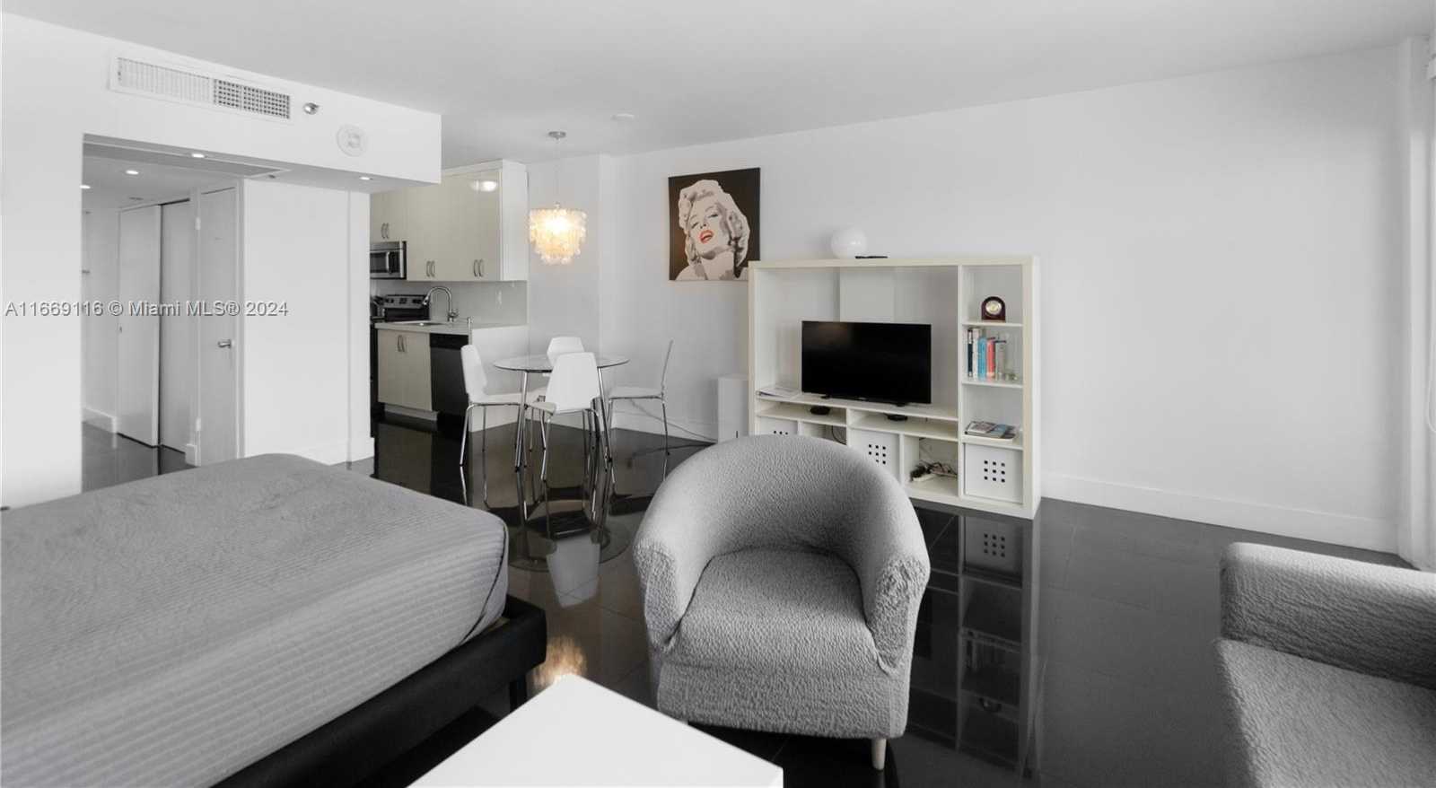 Small Image of 100 LINCOLN RD #1418, Miami Beach Number 4