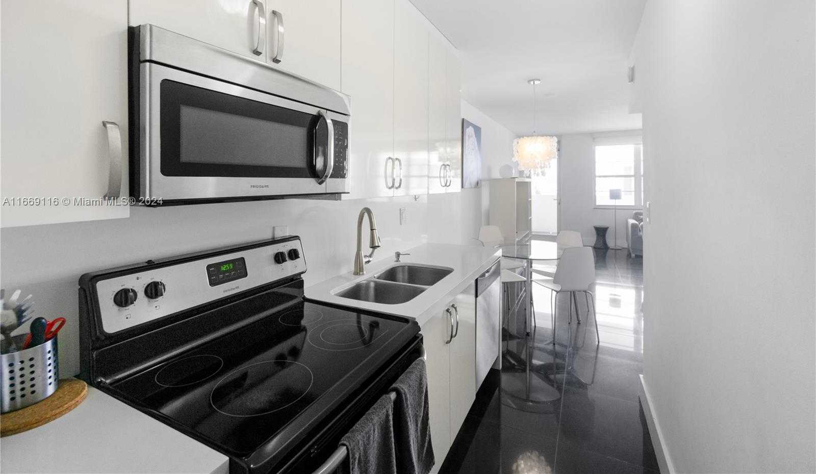 Small Image of 100 LINCOLN RD #1418, Miami Beach Number 6