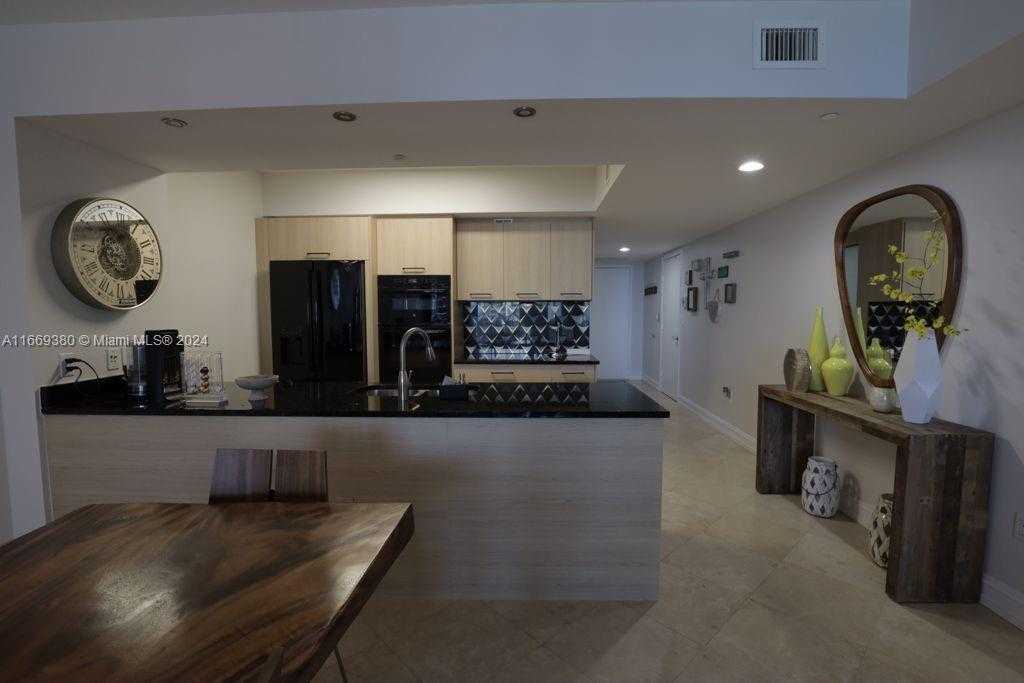 Small Image of 1830 SOUTH OCEAN DR #2011, Hallandale Beach Number 15