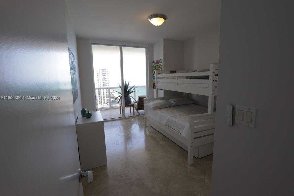 Small Image of 1830 SOUTH OCEAN DR #2011, Hallandale Beach Number 22