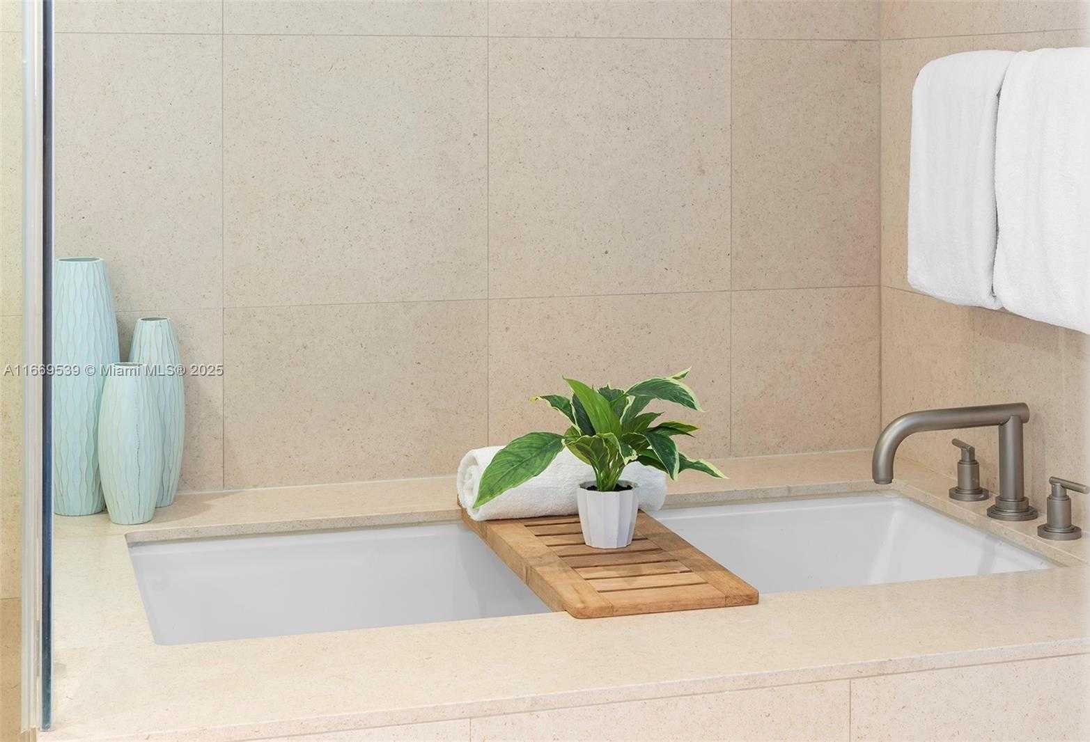 Small Image of 6801 #505, Miami Beach Number 32