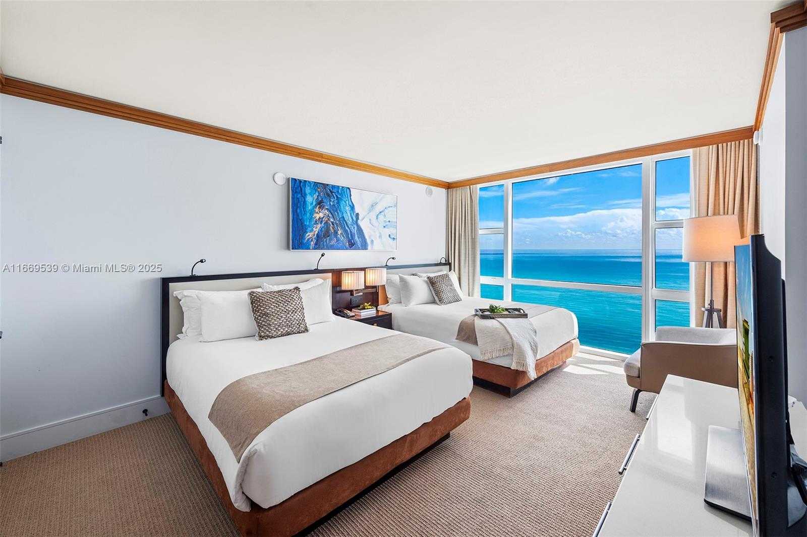 Small Image of 6801 #505, Miami Beach Number 4