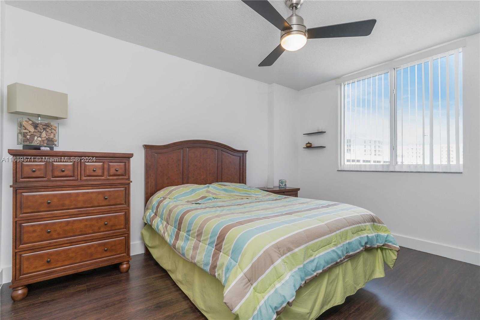 Small Image of 18800 NORTH EAST 29TH AVE #613, Aventura Number 13