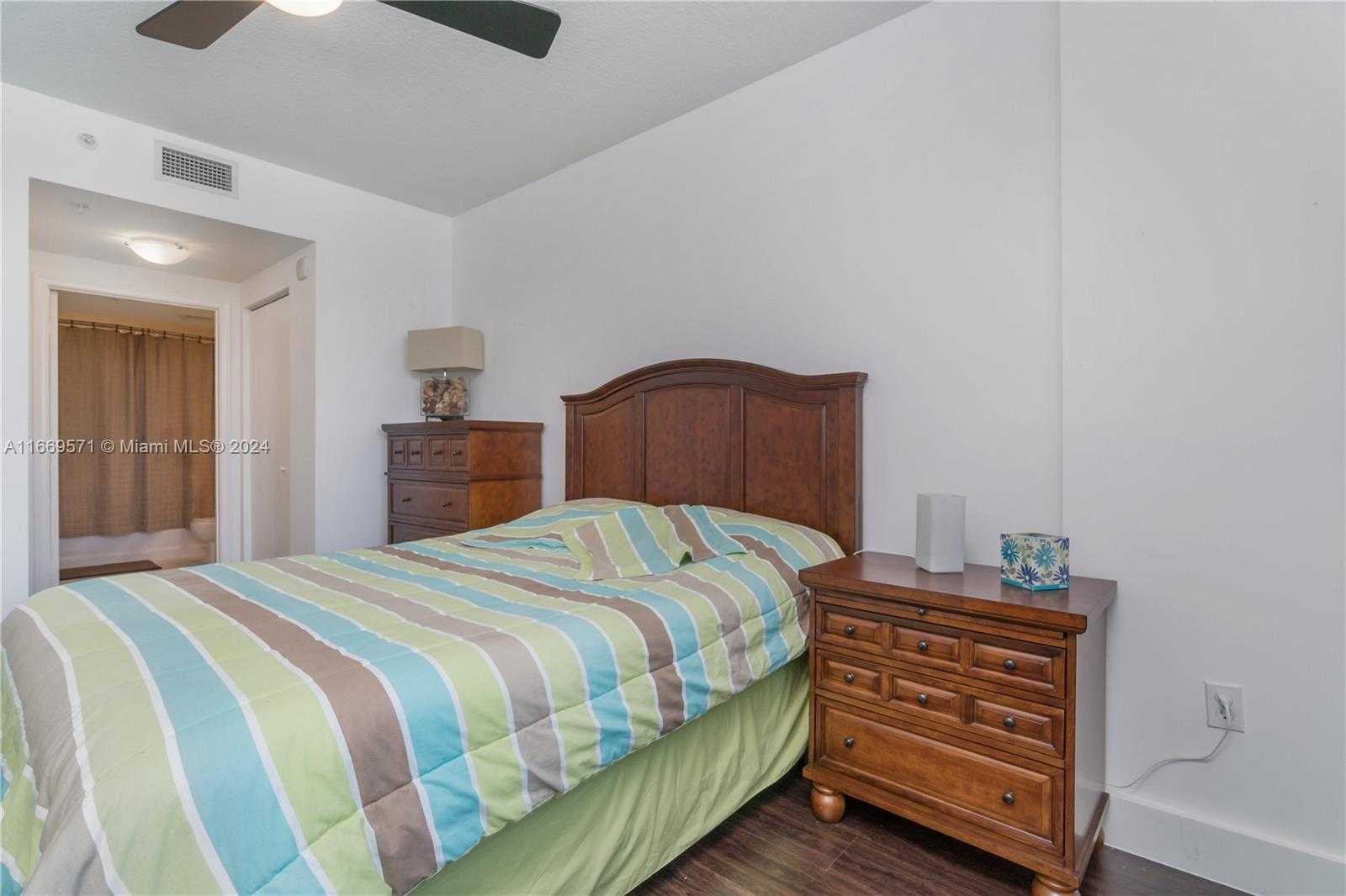 Small Image of 18800 NORTH EAST 29TH AVE #613, Aventura Number 14