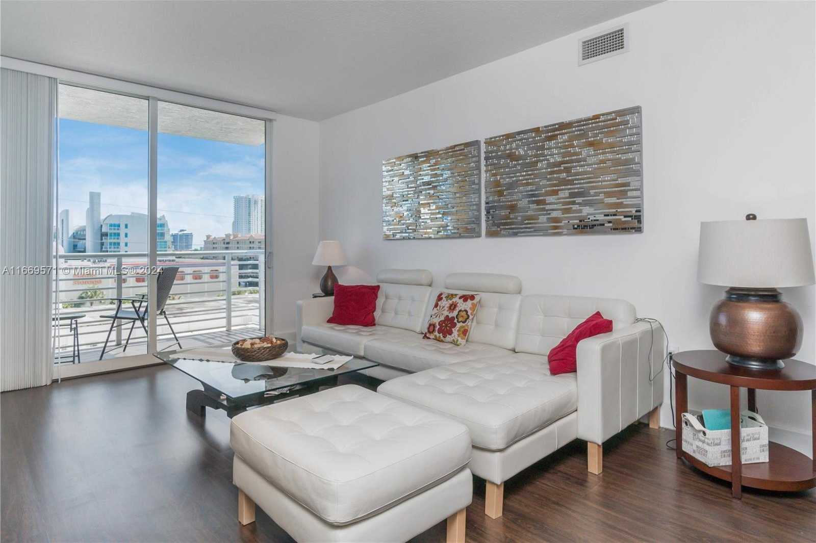 Small Image of 18800 NORTH EAST 29TH AVE #613, Aventura Number 2