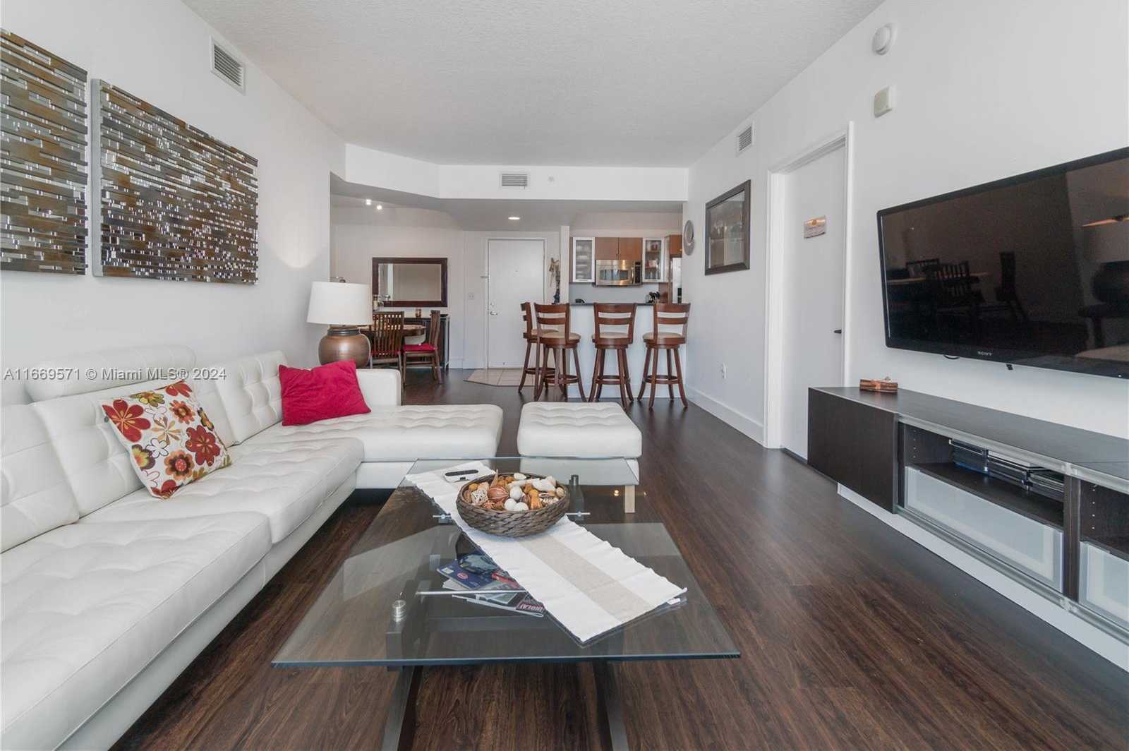 Small Image of 18800 NORTH EAST 29TH AVE #613, Aventura Number 3