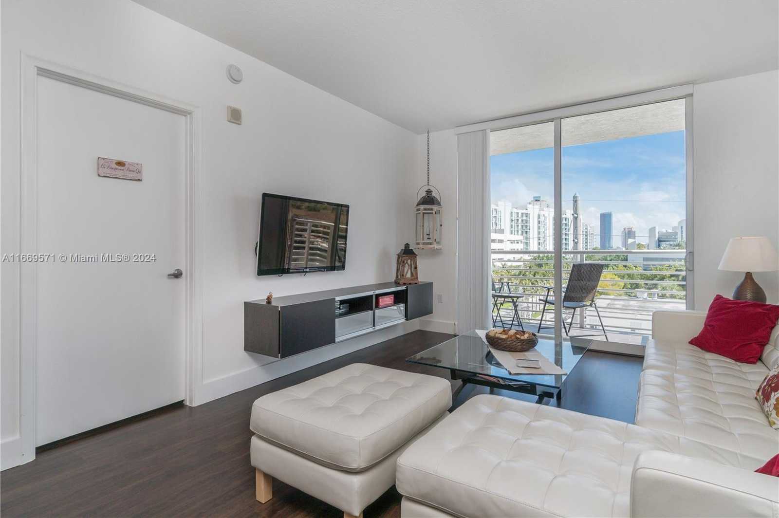 Small Image of 18800 NORTH EAST 29TH AVE #613, Aventura Number 4