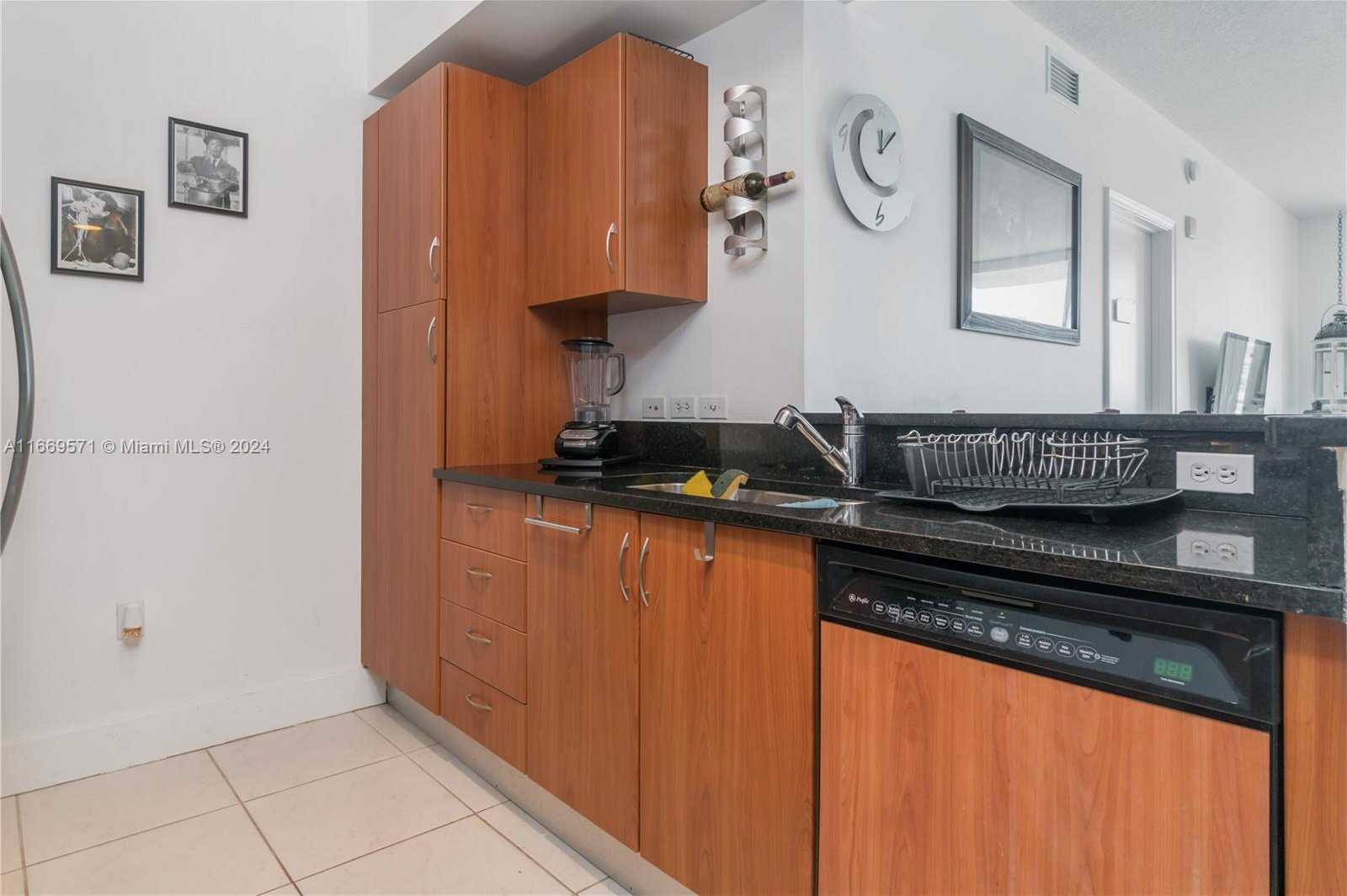 Small Image of 18800 NORTH EAST 29TH AVE #613, Aventura Number 8