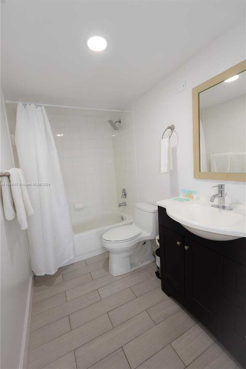 Small Image of 19555 EAST COUNTRY CLUB DR #8204, Aventura Number 16