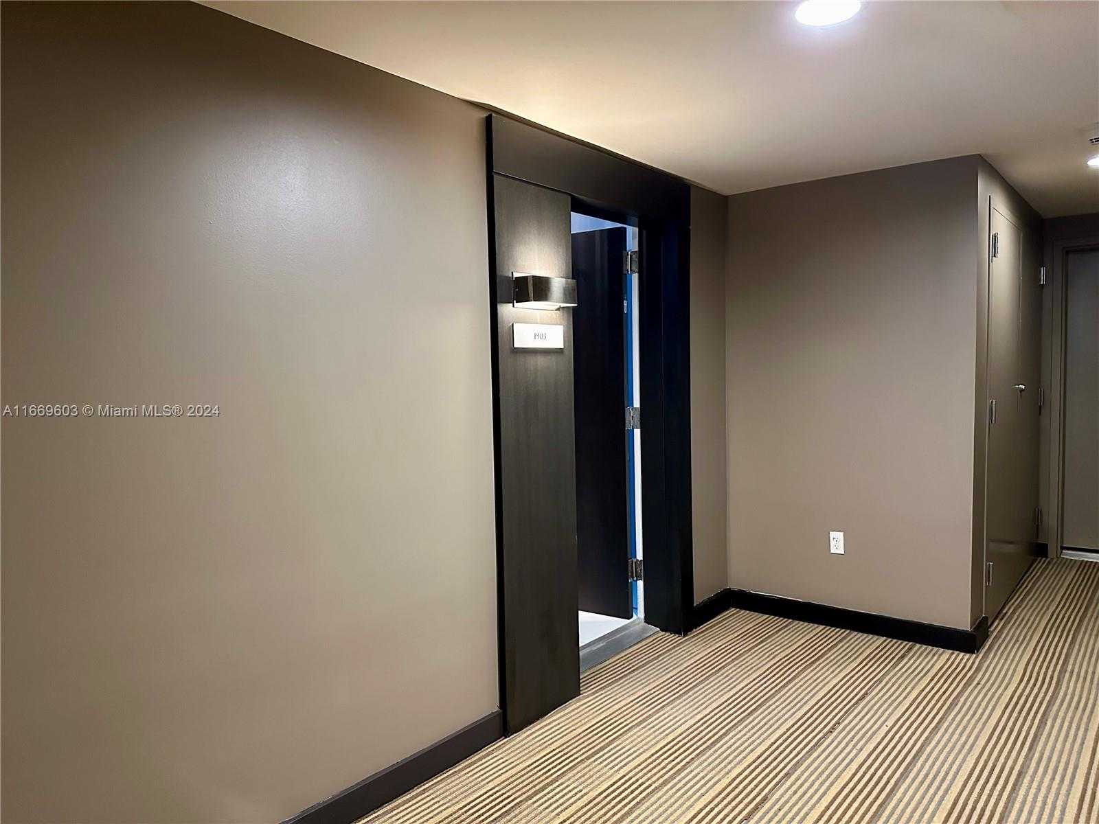 Small Image of 900 BISCAYNE BLVD #1903, Miami Number 2