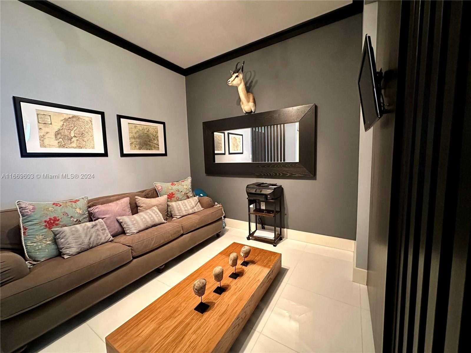Small Image of 900 BISCAYNE BLVD #1903, Miami Number 3