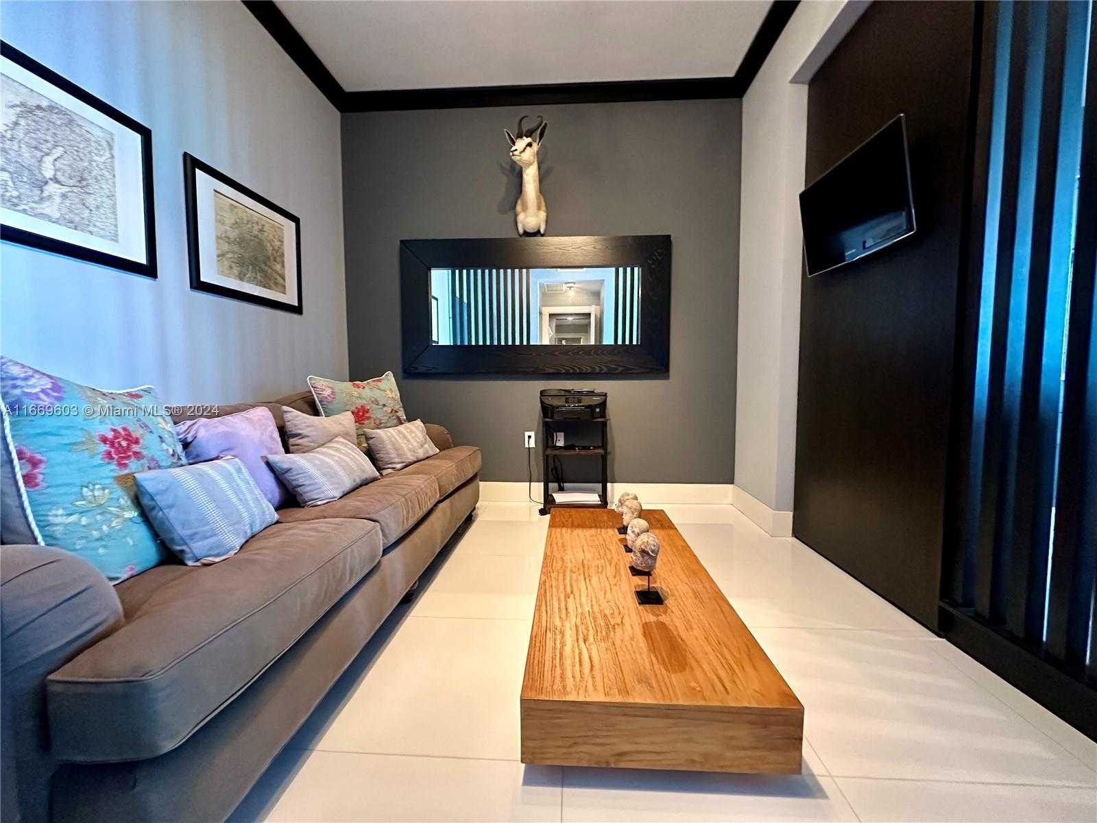 Small Image of 900 BISCAYNE BLVD #1903, Miami Number 5