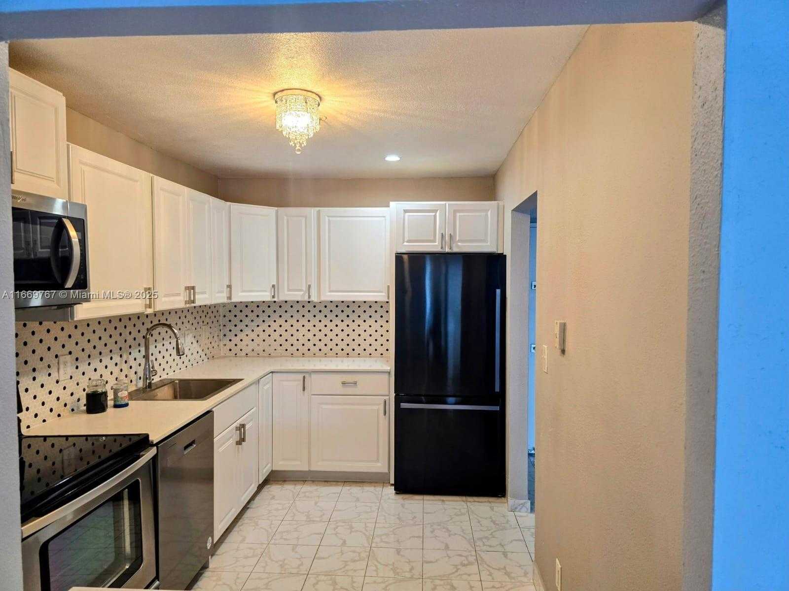 Small Image of 20505 EAST COUNTRY CLUB DR #138, Aventura Number 3