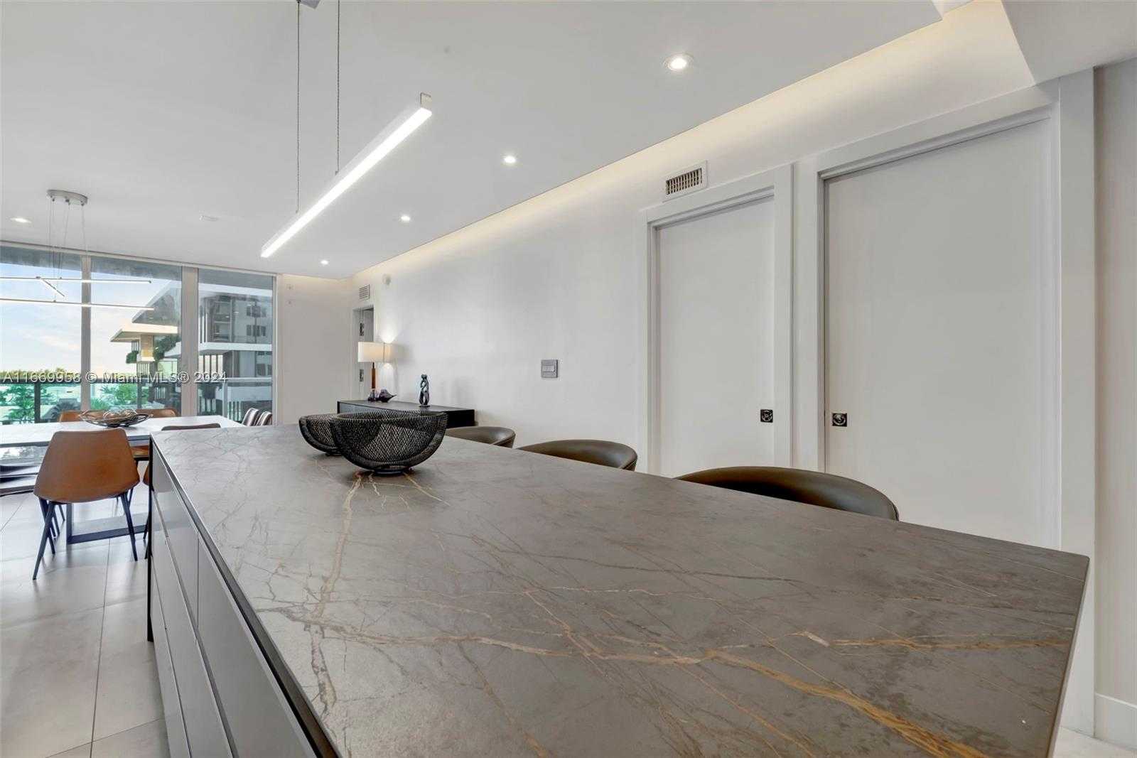 Small Image of 2301 COLLINS AVE #634/635, Miami Beach Number 9