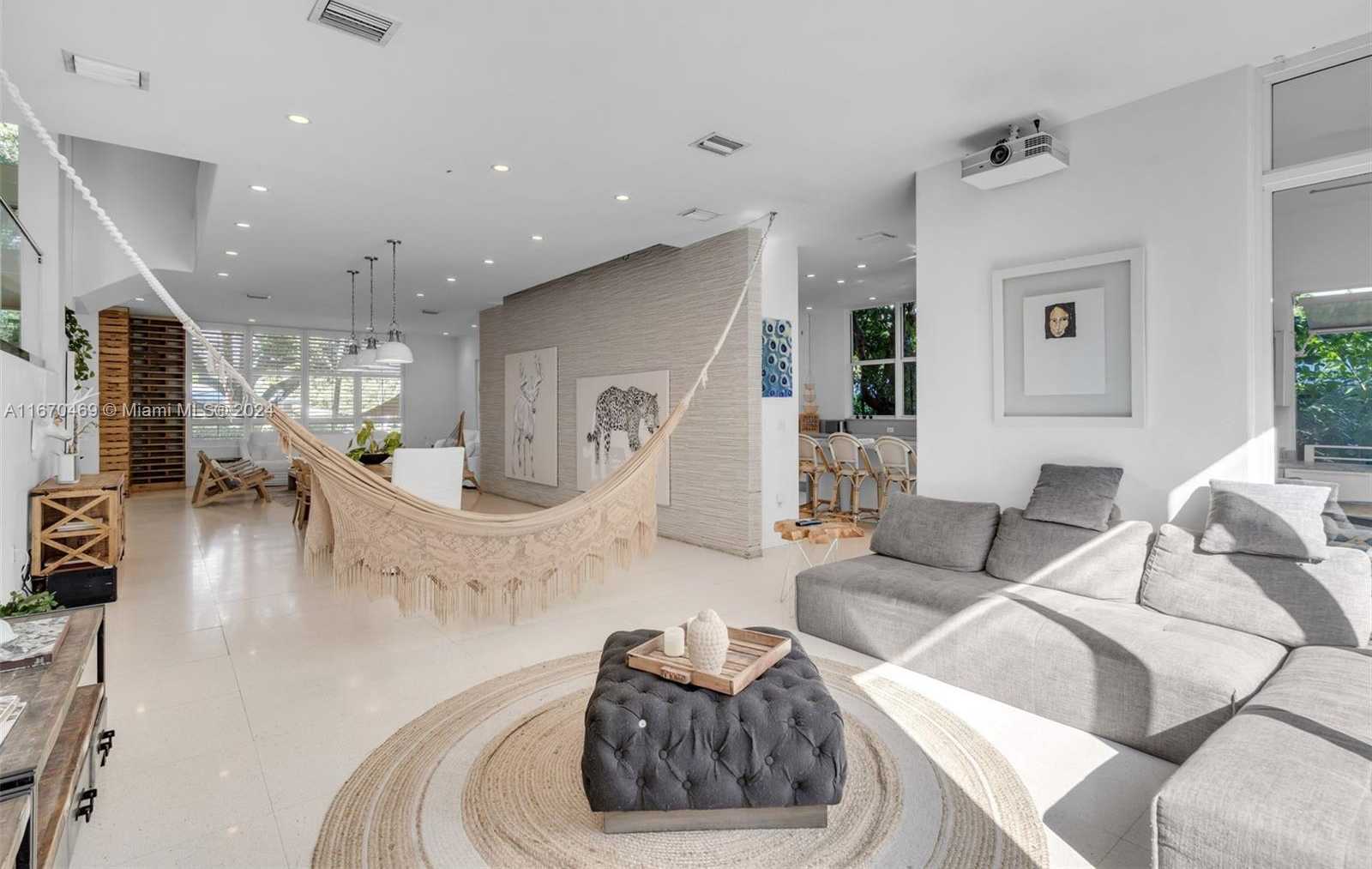 Small Image of 298 WEST MCINTYRE ST, Key Biscayne Number 10