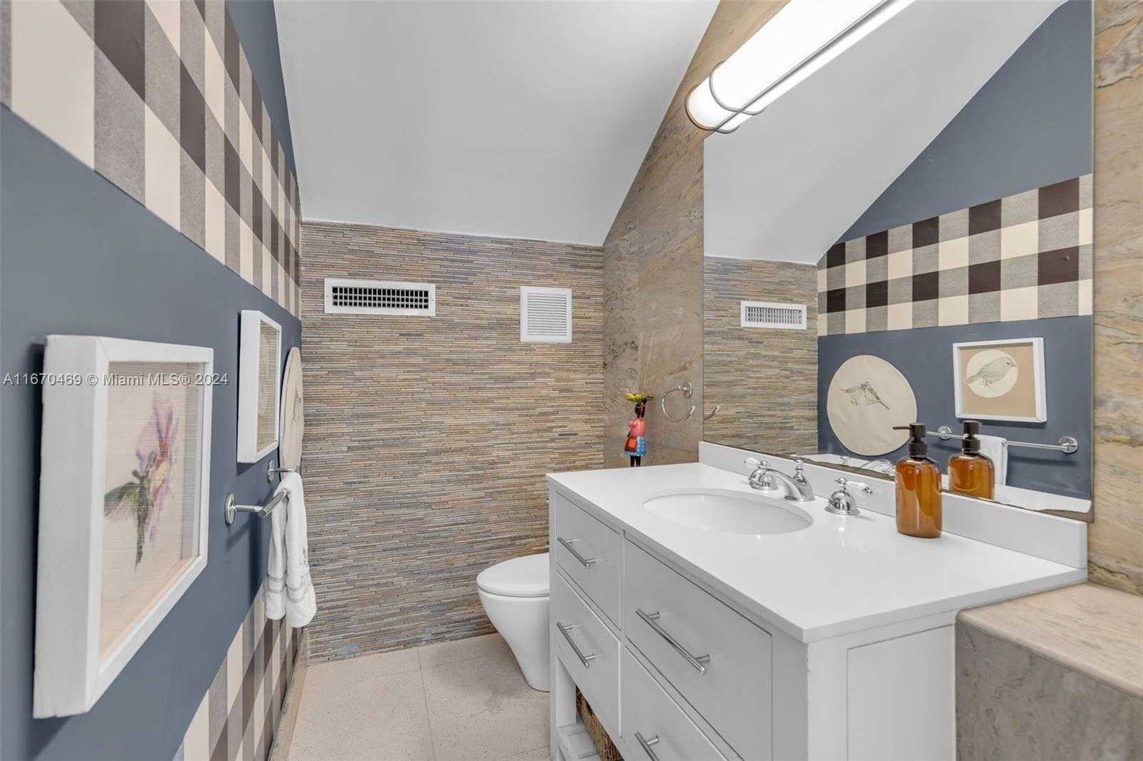 Small Image of 298 WEST MCINTYRE ST, Key Biscayne Number 11