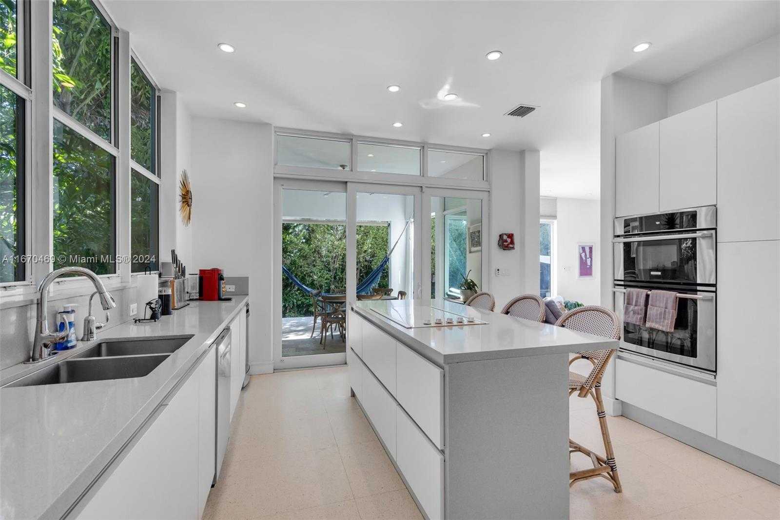 Small Image of 298 WEST MCINTYRE ST, Key Biscayne Number 13