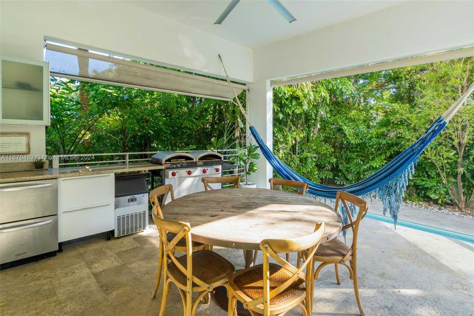 Small Image of 298 WEST MCINTYRE ST, Key Biscayne Number 15
