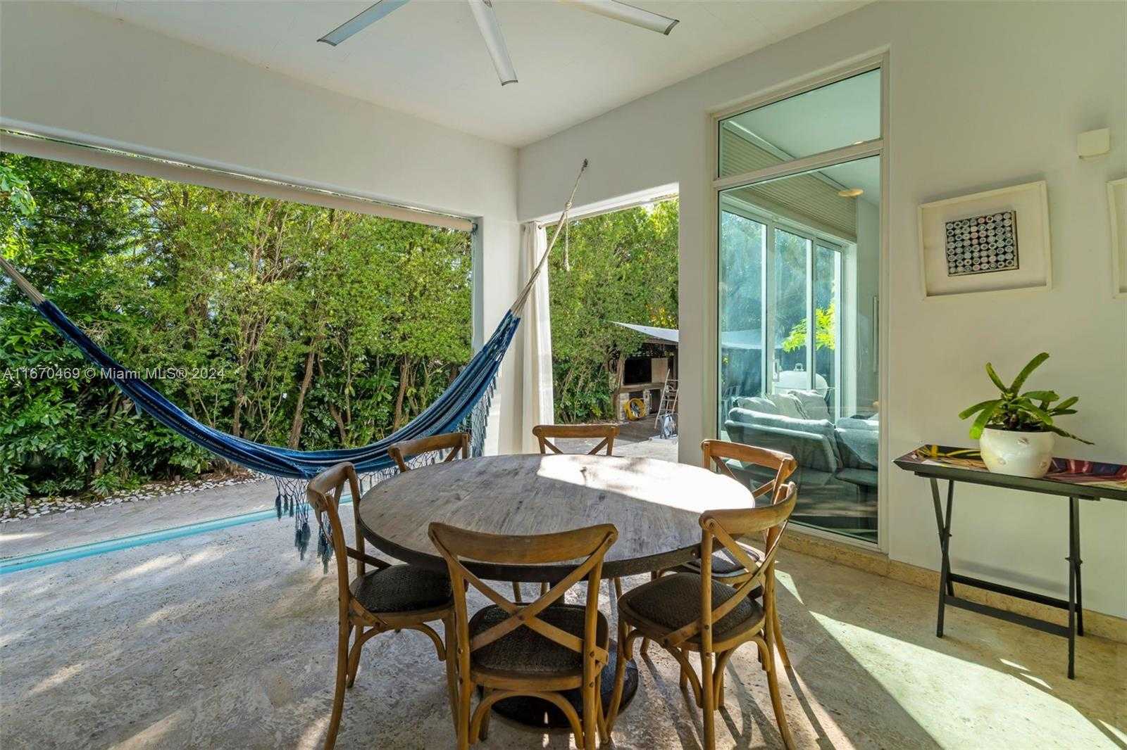 Small Image of 298 WEST MCINTYRE ST, Key Biscayne Number 17