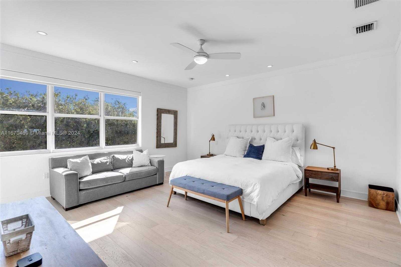 Small Image of 298 WEST MCINTYRE ST, Key Biscayne Number 25
