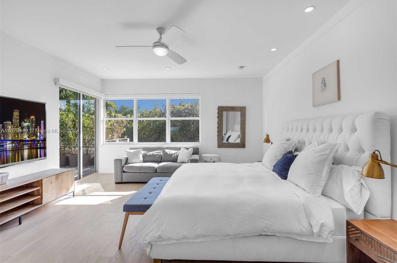 Small Image of 298 WEST MCINTYRE ST, Key Biscayne Number 26