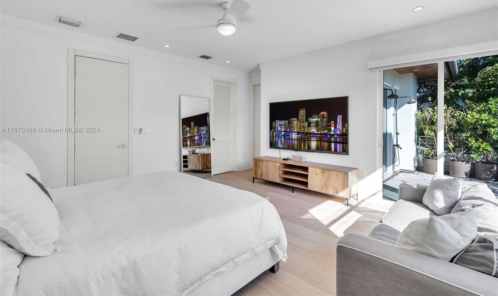 Small Image of 298 WEST MCINTYRE ST, Key Biscayne Number 27