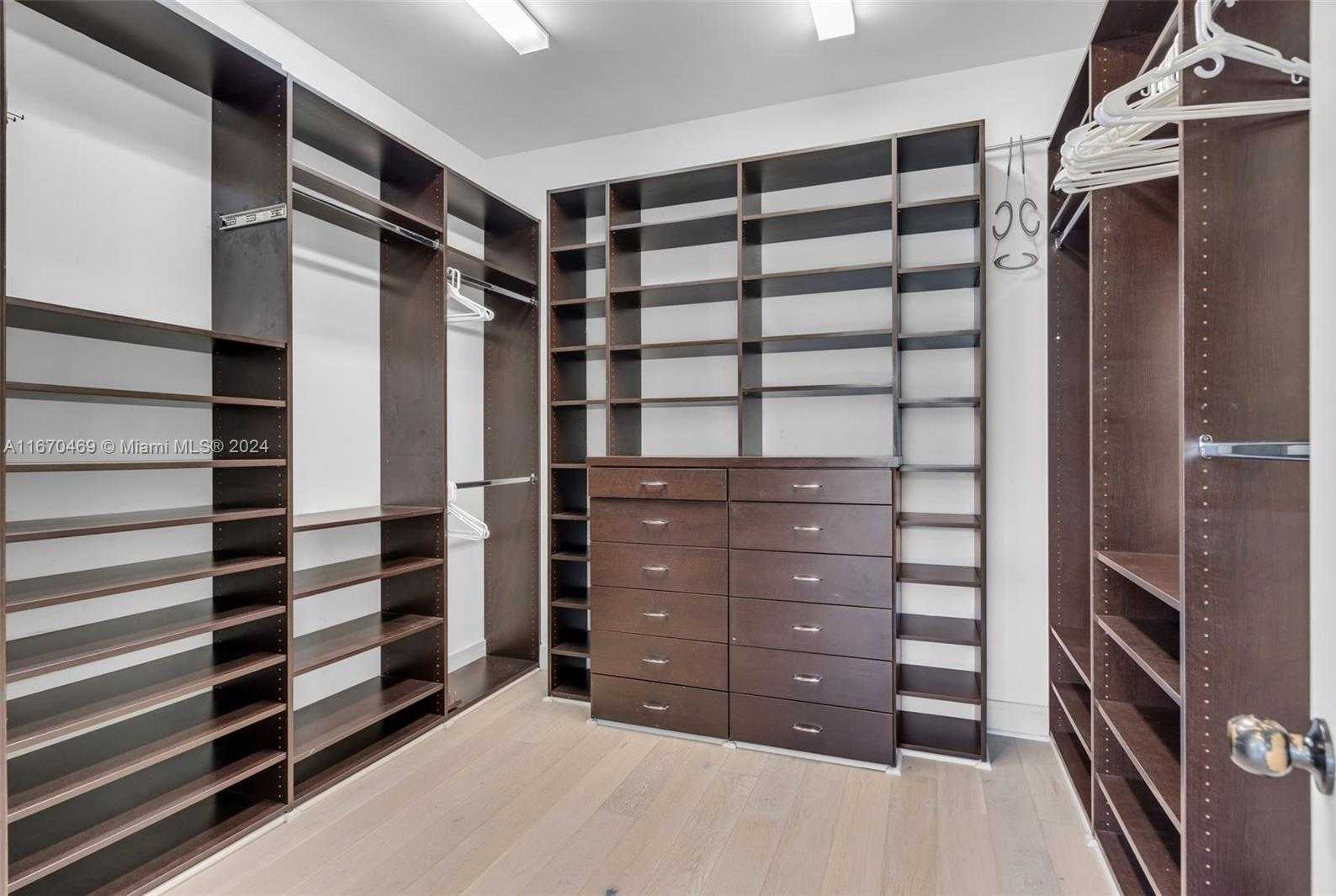 Small Image of 298 WEST MCINTYRE ST, Key Biscayne Number 28