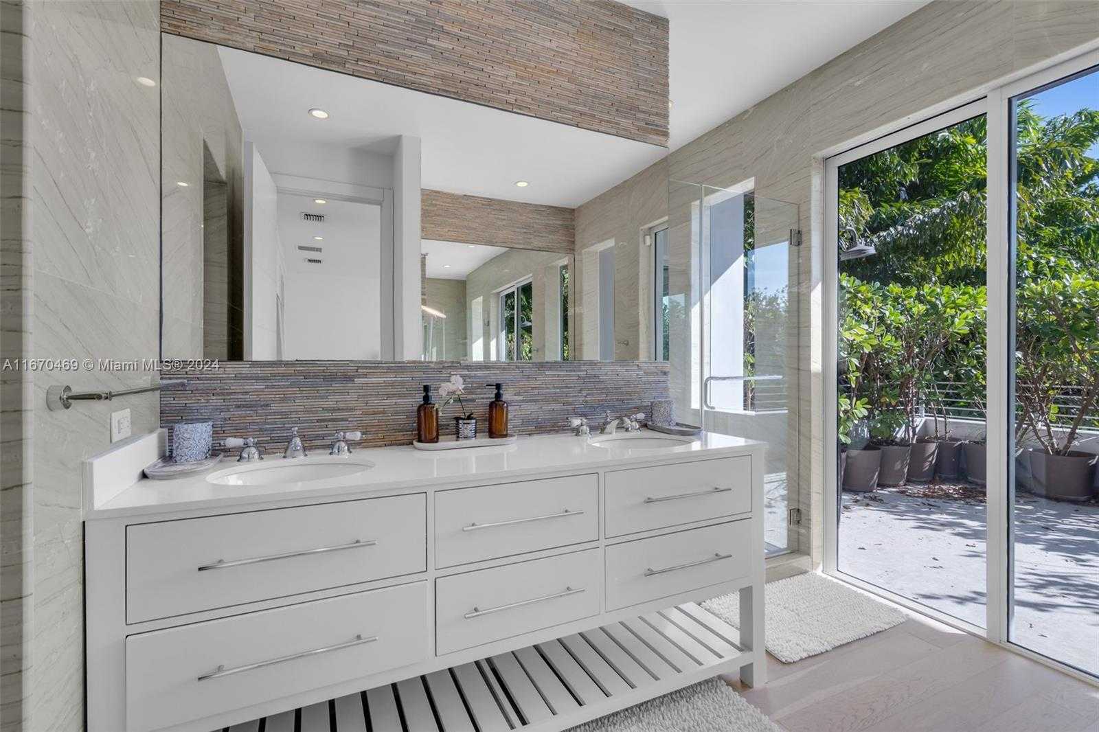 Small Image of 298 WEST MCINTYRE ST, Key Biscayne Number 29
