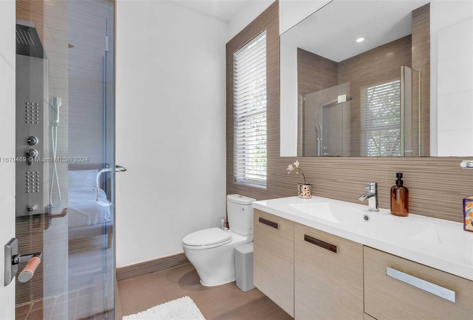 Small Image of 298 WEST MCINTYRE ST, Key Biscayne Number 31