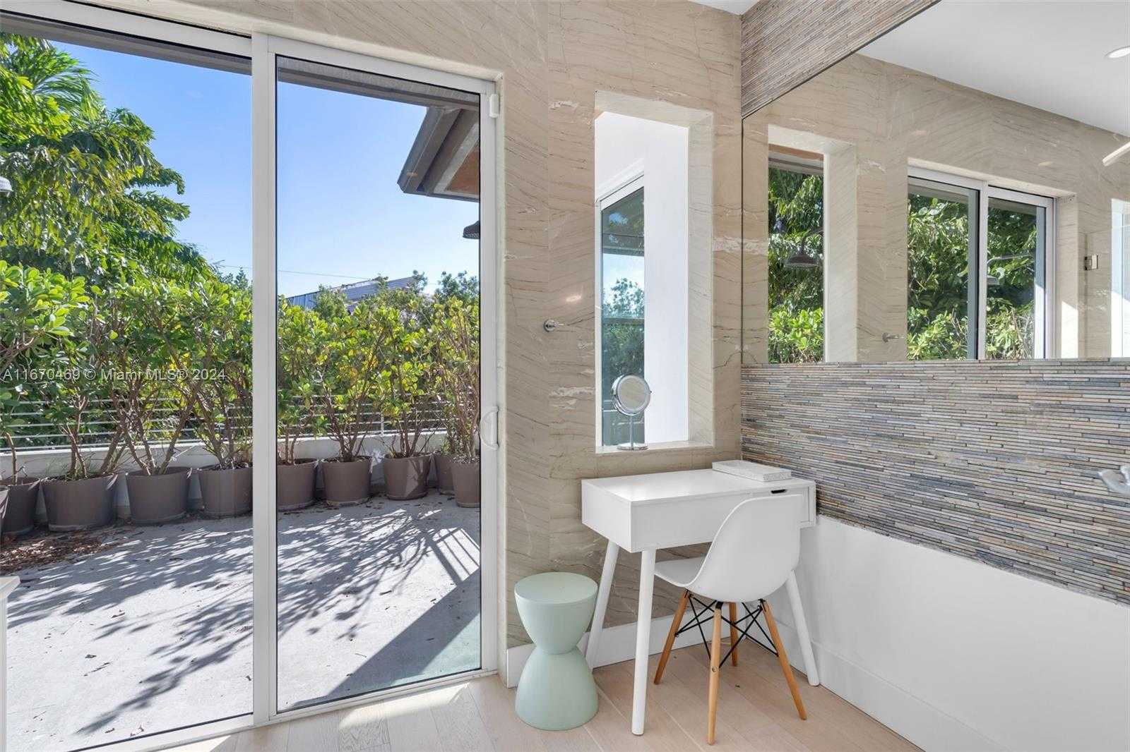 Small Image of 298 WEST MCINTYRE ST, Key Biscayne Number 32