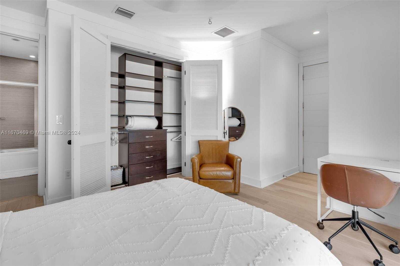 Small Image of 298 WEST MCINTYRE ST, Key Biscayne Number 36