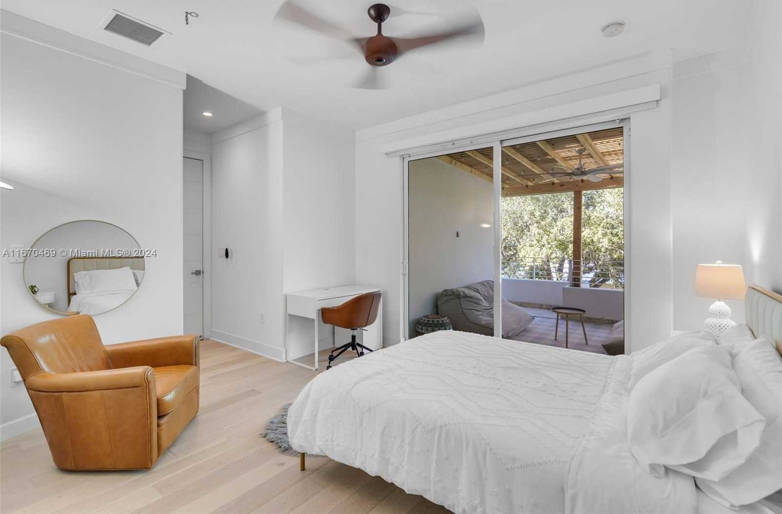 Small Image of 298 WEST MCINTYRE ST, Key Biscayne Number 37