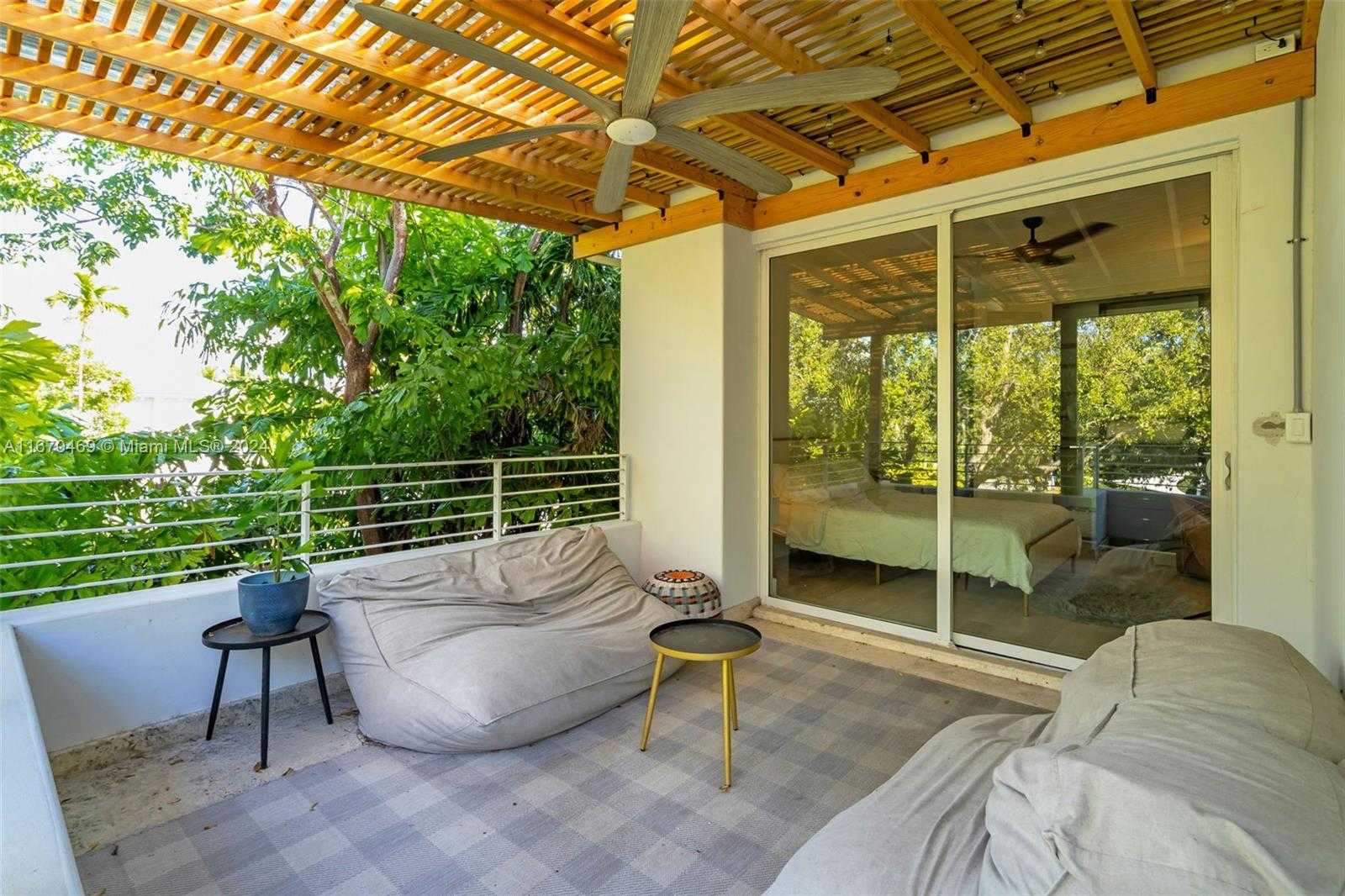 Small Image of 298 WEST MCINTYRE ST, Key Biscayne Number 38