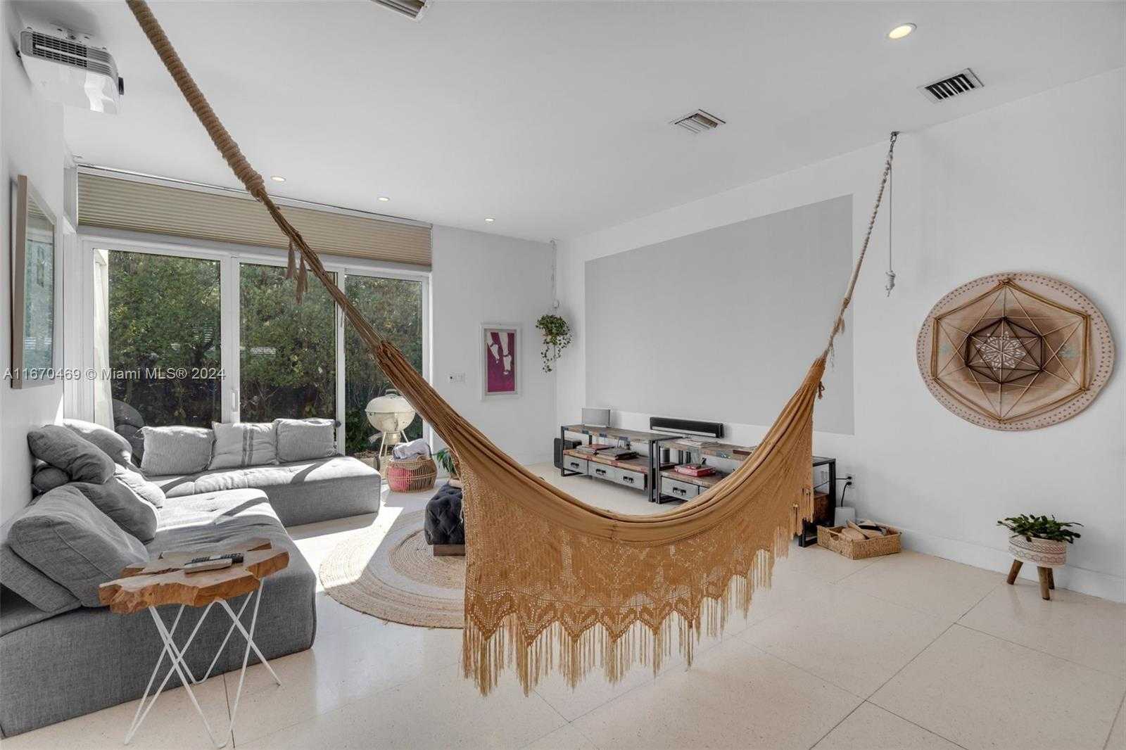 Small Image of 298 WEST MCINTYRE ST, Key Biscayne Number 8