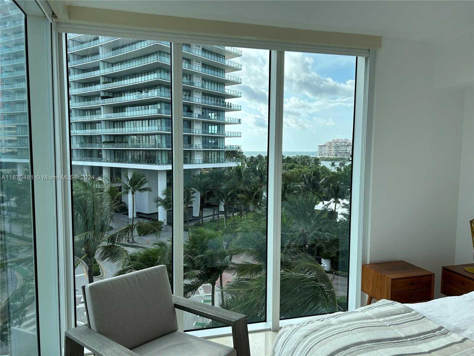 Small Image of 1000 SOUTH POINTE DR #507, Miami Beach Number 13
