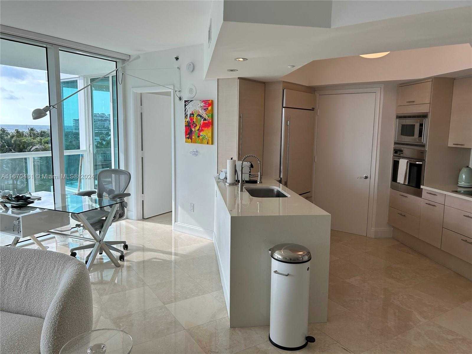 Small Image of 1000 SOUTH POINTE DR #507, Miami Beach Number 6