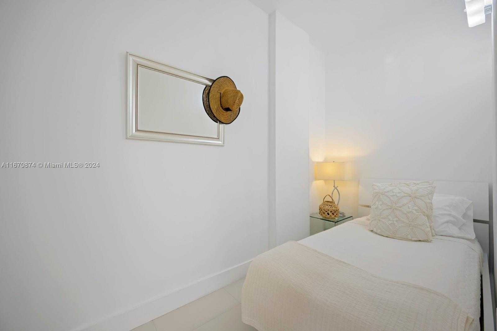 Small Image of 19370 COLLINS AVE #PH-14, Sunny Isles Beach Number 13