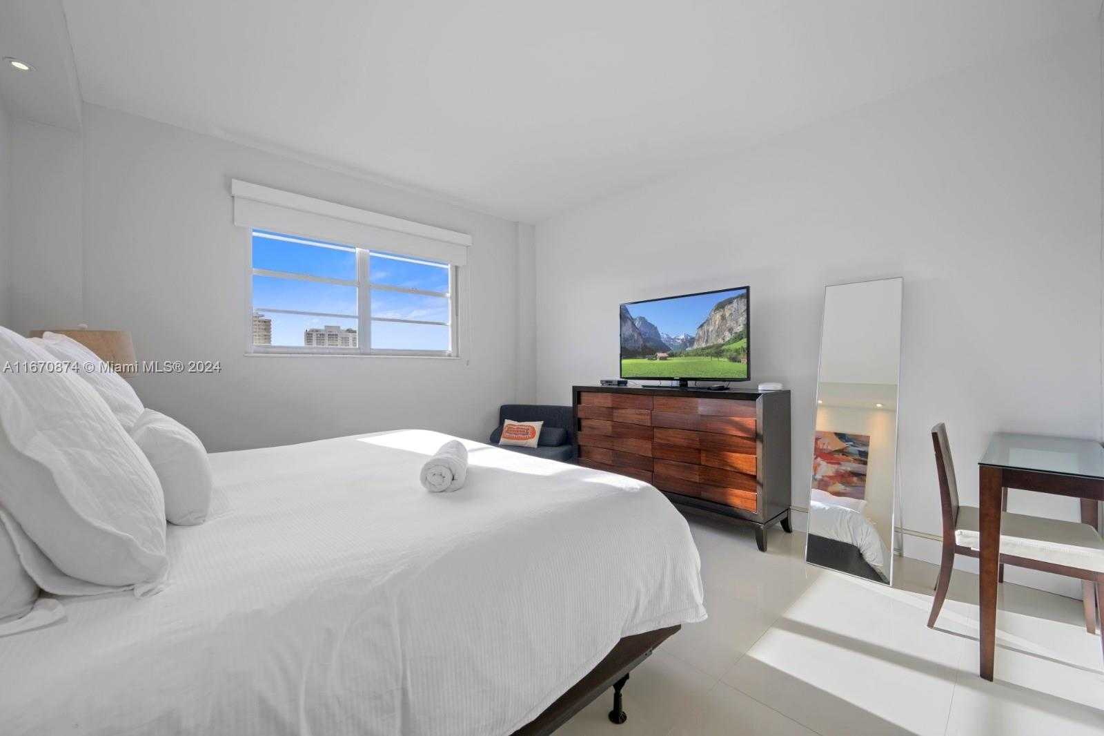 Small Image of 19370 COLLINS AVE #PH-14, Sunny Isles Beach Number 14
