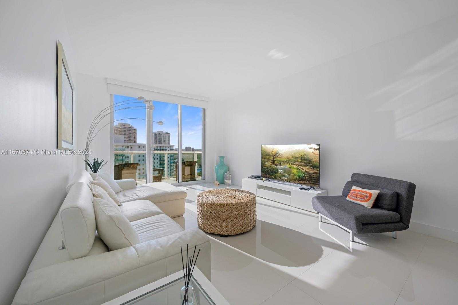 Small Image of 19370 COLLINS AVE #PH-14, Sunny Isles Beach Number 3