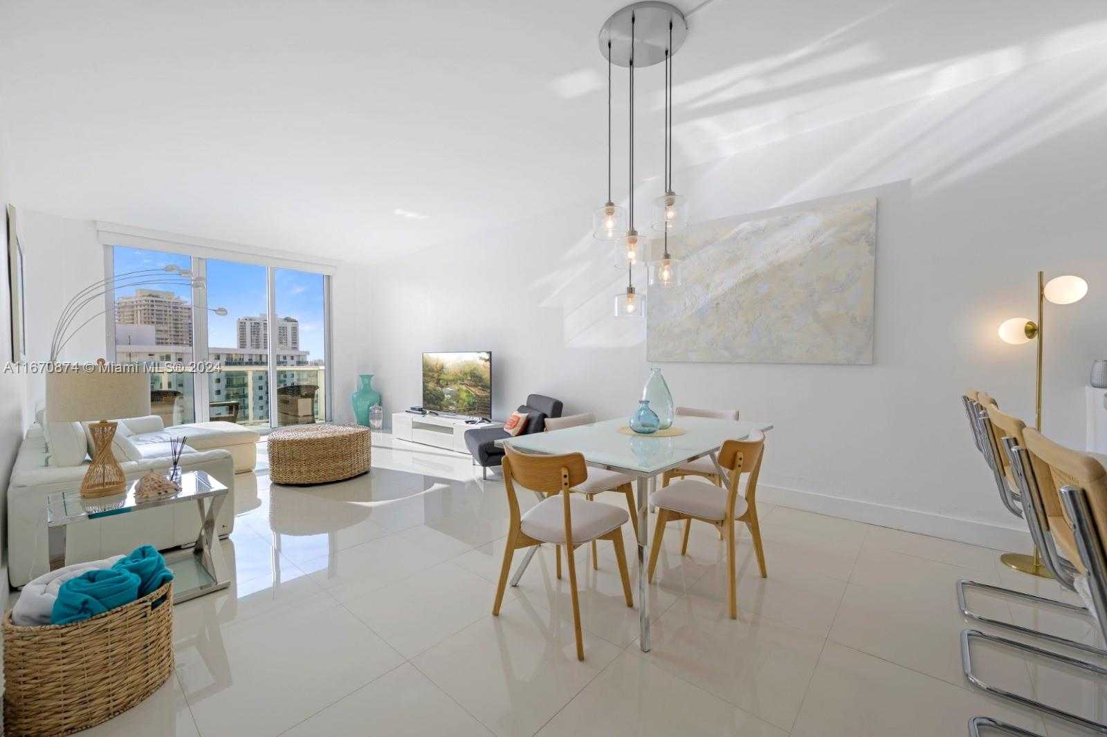 Small Image of 19370 COLLINS AVE #PH-14, Sunny Isles Beach Number 4