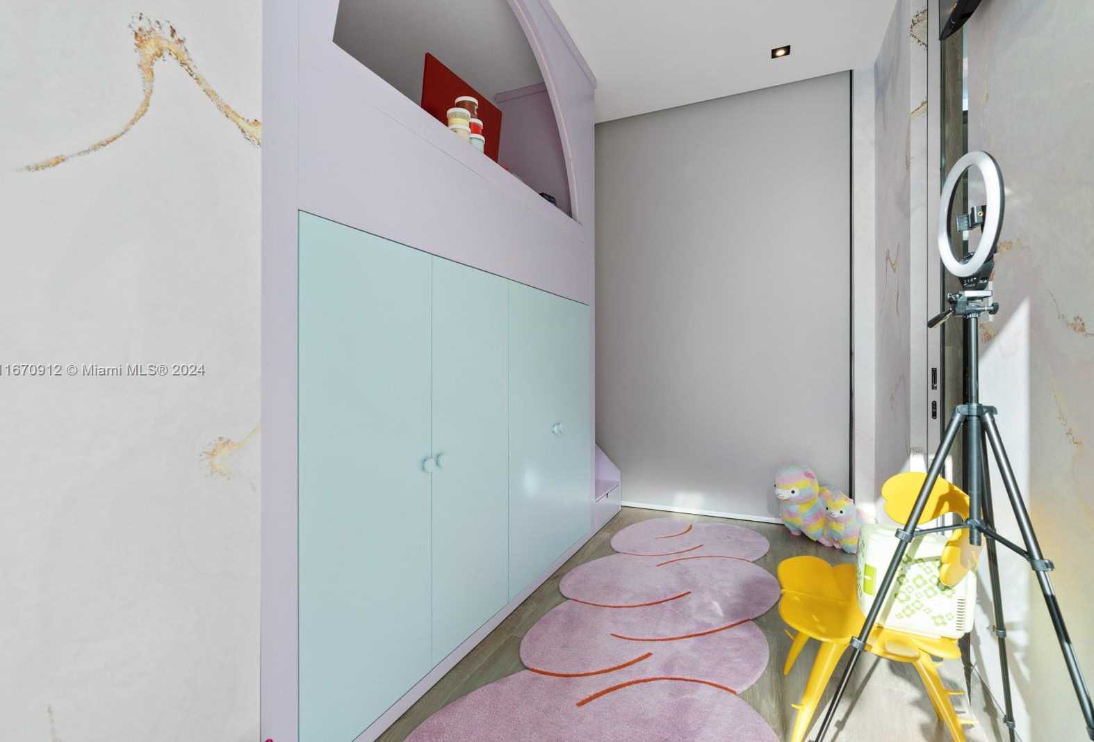 Small Image of 2051 NORTH BAY RD, Miami Beach Number 29