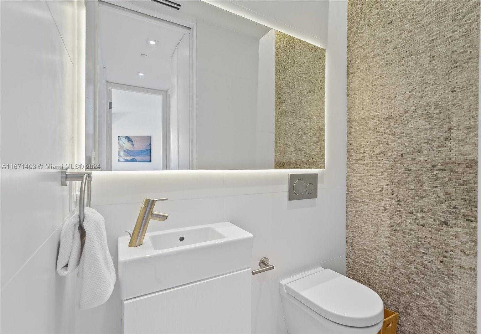 Small Image of 15713 FISHER ISLAND DR #15713, Miami Beach Number 22