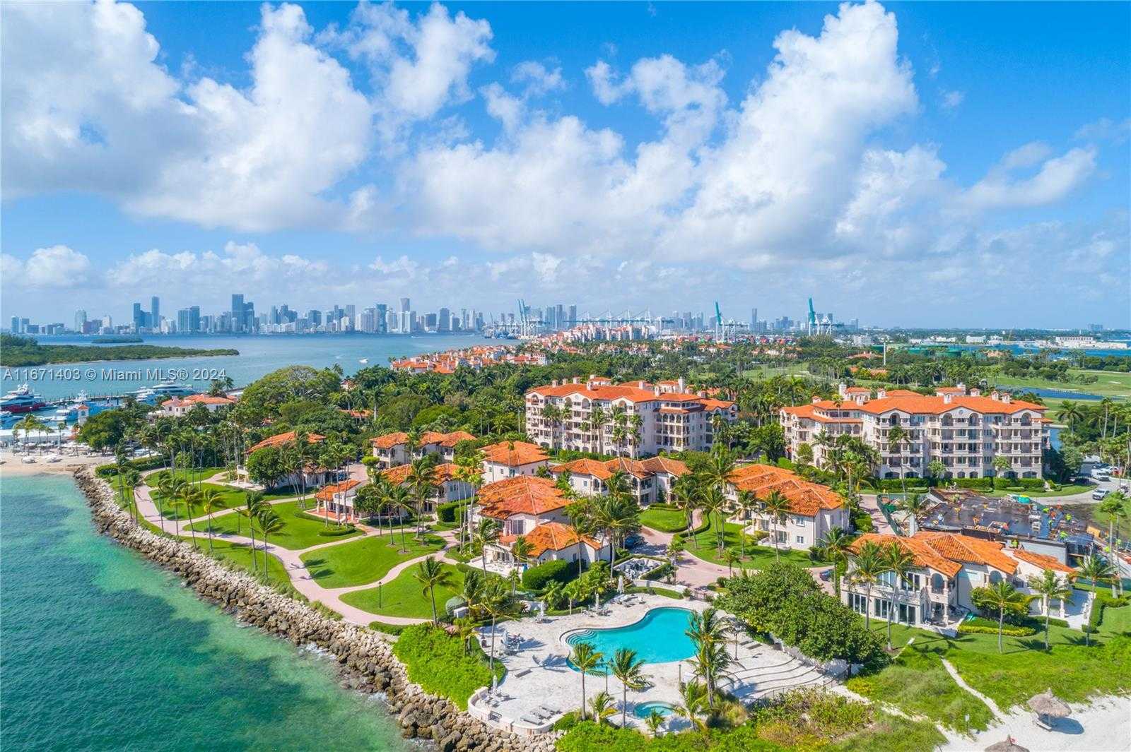 Small Image of 15713 FISHER ISLAND DR #15713, Miami Beach Number 36