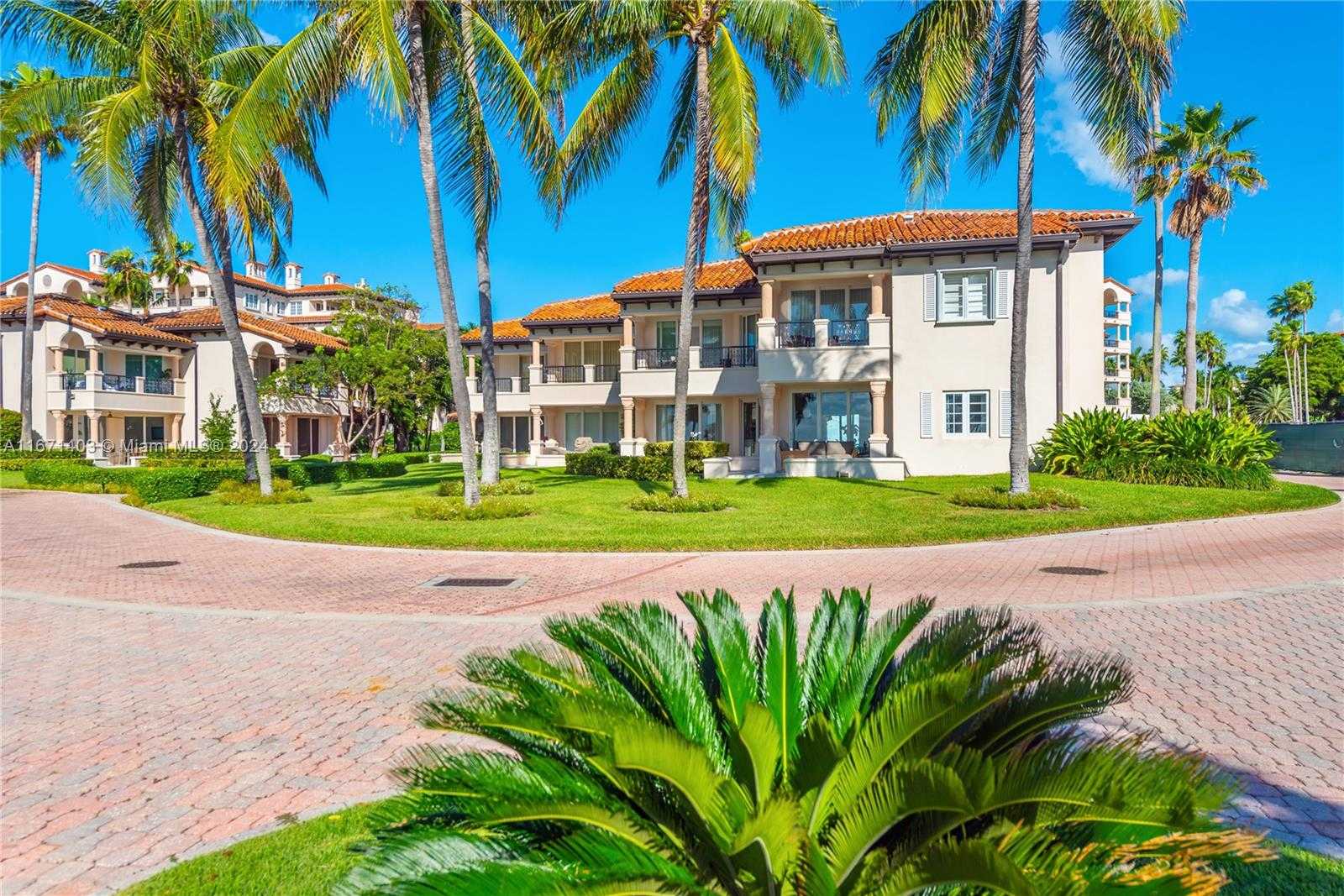 Small Image of 15713 FISHER ISLAND DR #15713, Miami Beach Number 39