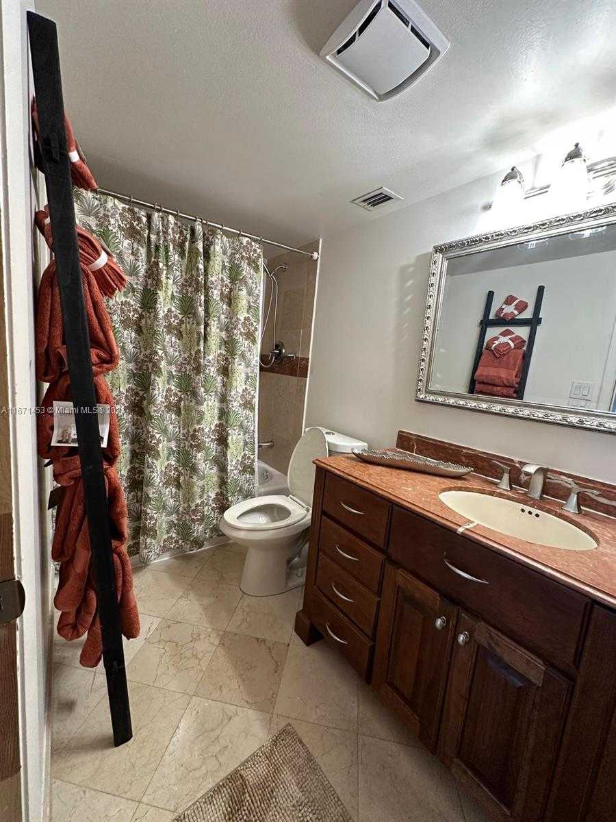 Small Image of 2555 COLLINS AVE #2410, Miami Beach Number 12